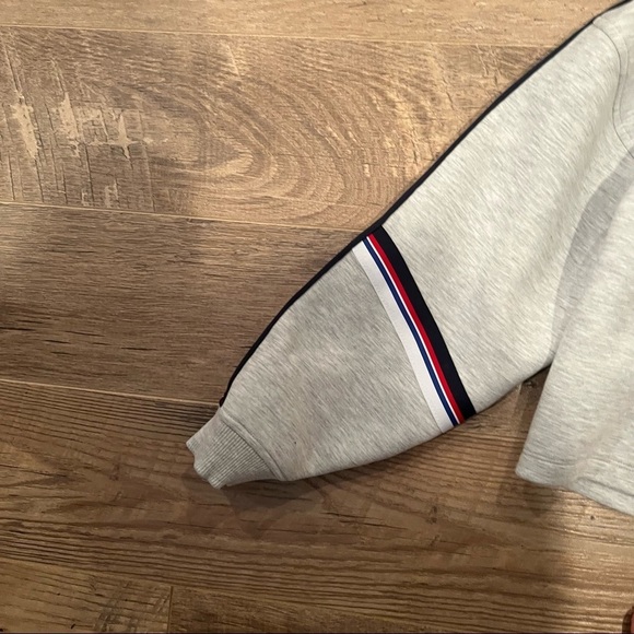 Tommy Hilfiger Women’s Gray Sweatshirt With Stripe Size S/P - Picture 5 of 7